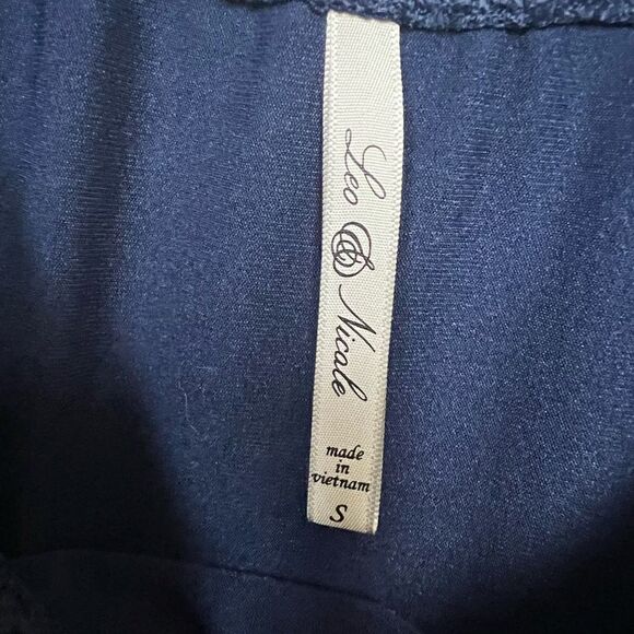 Leo & Nicole Lace Blouse Top Peasant Style Dark Navy Blue women’s size S - Picture 4 of 7